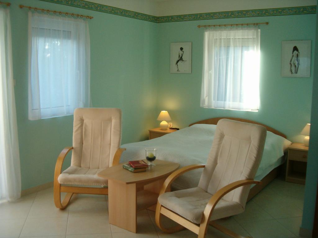 Madach Apartman Hévíz Oda fotoğraf