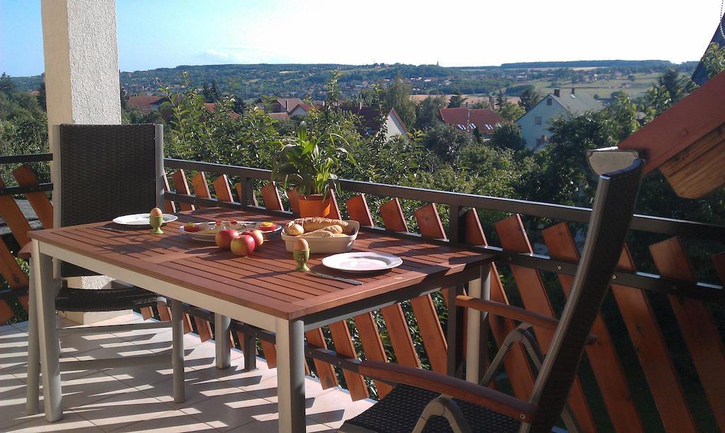 Madach Apartman Hévíz Oda fotoğraf